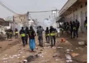 AFFRONTEMENTS À MÉDINA GOUNASS : 13 PERSONNES LIBÉRÉES SOUS SURVEILLANCE ÉLECTRONIQUE.