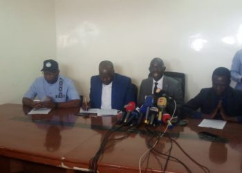 Éducation: les syndicats dénoncent le mutisme des autorités.