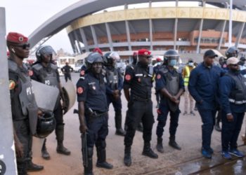 LUTTE SÉNÉGALAISE : LA POLICE SUSPEND JUSQU’À NOUVEL ORDRE SA COUVERTURE SÉCURITAIRE DES COMBATS APRÈS DES VIOLENCES