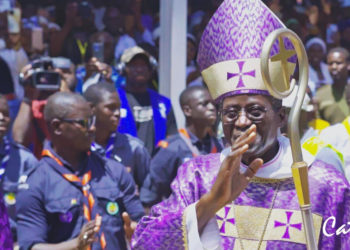 DES MILLIERS DE FIDÈLES CATHOLIQUES EN PÈLERINAGE POUR HONORER MGR BENJAMIN NDIAYE