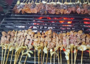 Les vendeurs de Dibi Haoussa nigériens dénoncent une stigmatisation après l’arrestation de deux compatriotes