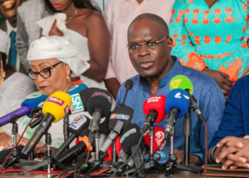 Incendie du siège de Taxawu,cascades de départs, khalifa Sall se prononce