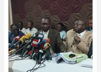 Le Pool d’avocats de Farba Ngom annonce une plainte contre la ministre Yassine Fall