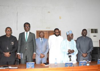 “Les goulots d’étranglement de l’administration sénégalaise: l’exemple du greffe”:réflexion sur la réforme de l’administration sénégalaise