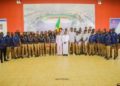 Basket..Les sélections nationales masculine et féminine U18 du Sénégal ont officiellement reçu, ce vendredi matin, le drapeau national des mains de la ministre de la Jeunesse, des Sports et de la Culture, Djirèye Clotilde Coly.La cérémonie s’est déroulée au stade Léopold Sédar Senghor, en présence des autorités sportives et des membres de la Fédération sénégalaise de basketball.Les deux sélections entraînées par Malick Bachir Diop et Ibrahima Séne vont participer aux afrobaskets masculin et feminin qui auront lieu en Côte d’Ivoire du 05 au 16 août 2026.
